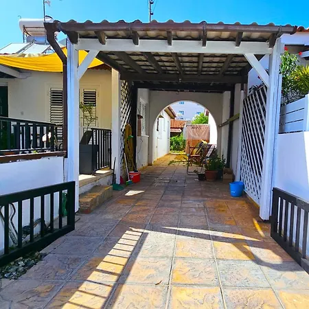 Σπίτι διακοπών Kings Bungalow Πάφος